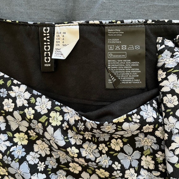 H&M Floral Skirt - Picture 3 of 4